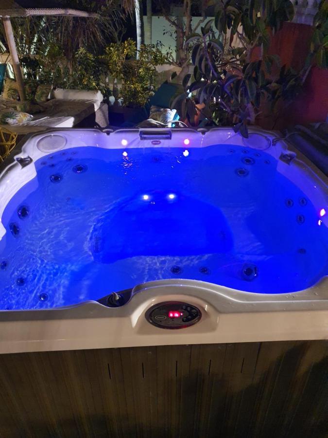 Majestic By The Heated Private Pool & Jacuzzi *